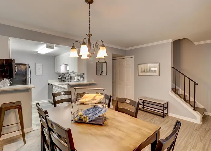 #111 Elaborate Condo Ideal Location 2Brm/2 Parking